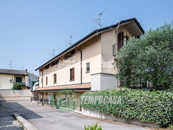 casa indipendente in vendita a Nerviano in zona Sant'Ilario