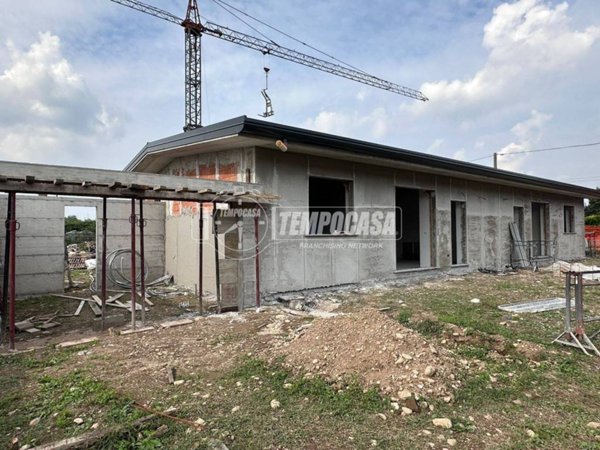 casa indipendente in vendita a Nerviano