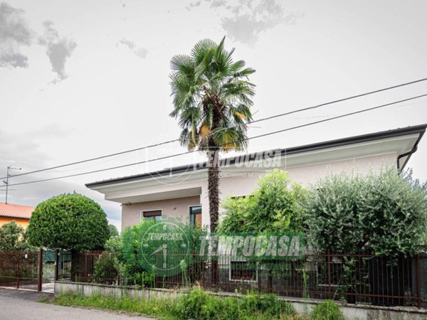 casa indipendente in vendita a Nerviano
