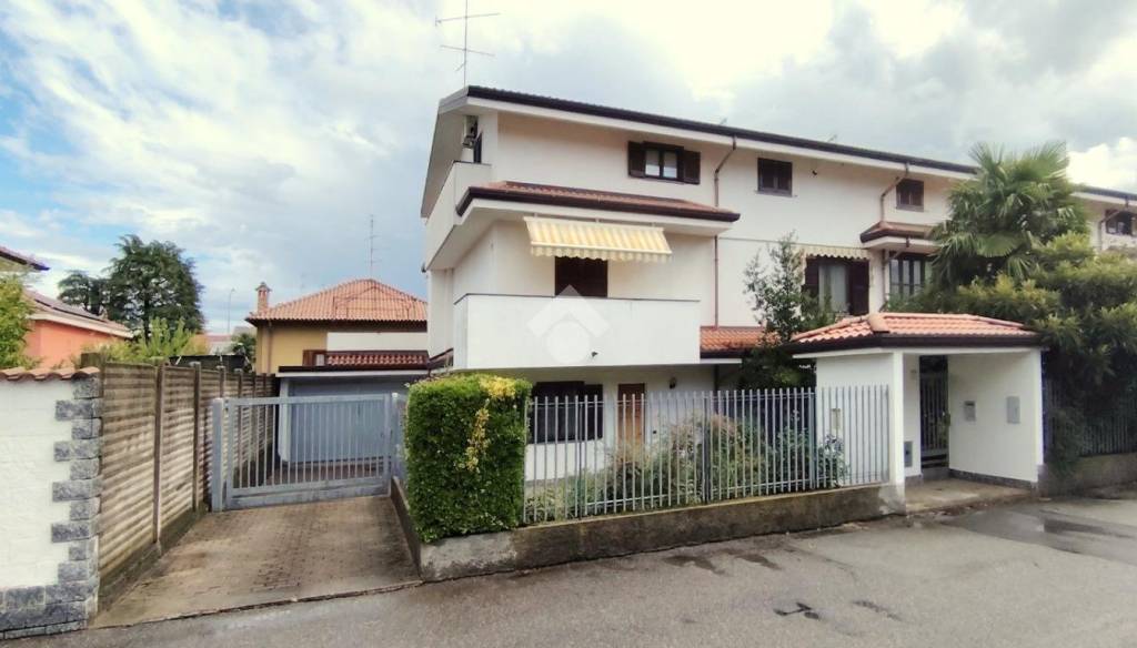 casa indipendente in vendita a Nerviano