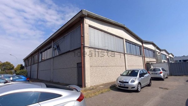 locale di sgombero in vendita a Nerviano