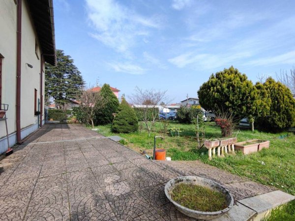 casa semindipendente in vendita a Nerviano in zona Garbatola