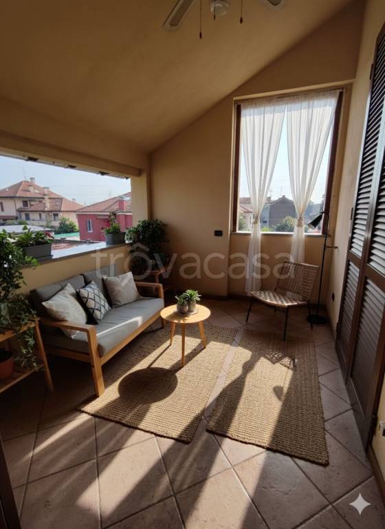 casa semindipendente in vendita a Nerviano in zona Garbatola