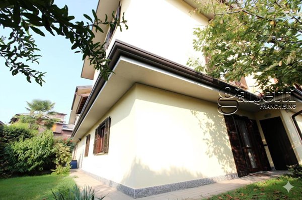 casa indipendente in vendita a Nerviano