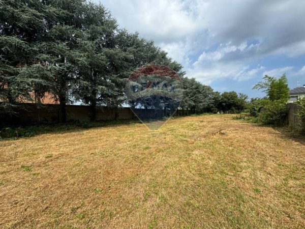 terreno edificabile in vendita a Nerviano
