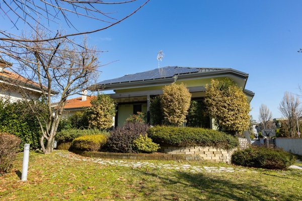 casa indipendente in vendita a Nerviano