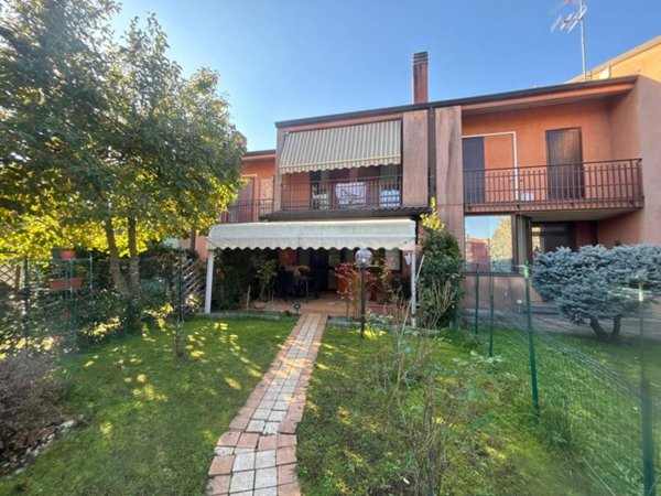 casa indipendente in vendita a Nerviano