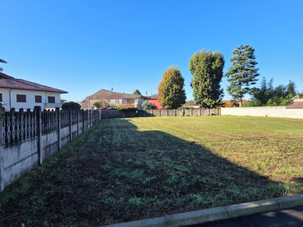 terreno edificabile in vendita a Nerviano