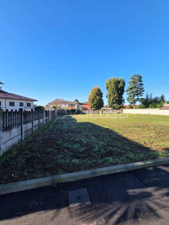 terreno edificabile in vendita a Nerviano