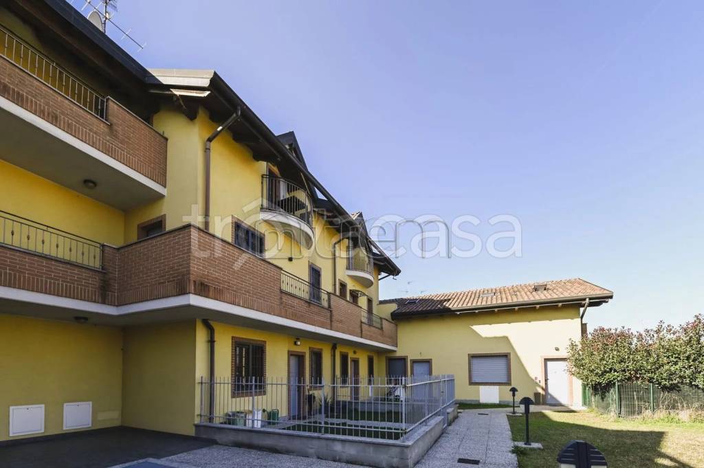appartamento in vendita a Nerviano in zona Cantone
