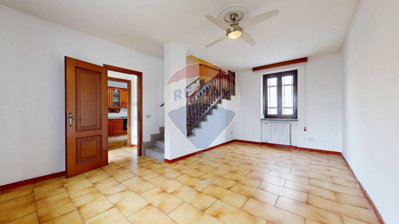 appartamento in vendita a Nerviano in zona Cantone