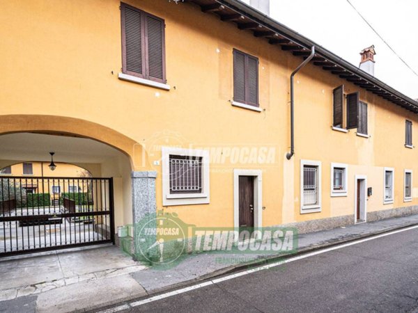 casa indipendente in vendita a Nerviano in zona Sant'Ilario