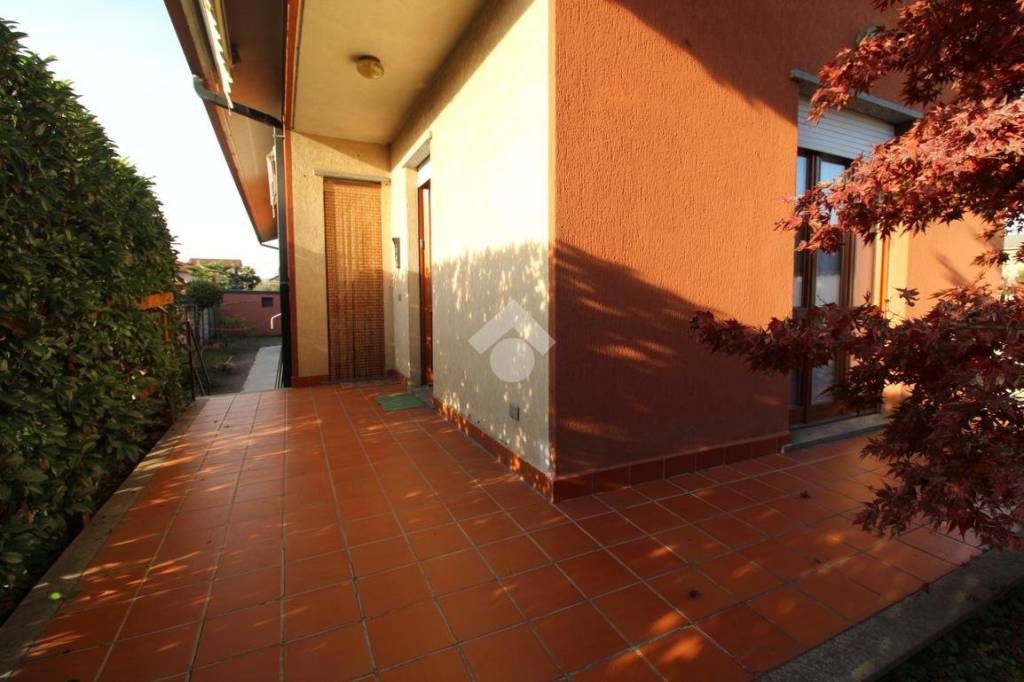 casa indipendente in vendita a Nerviano in zona Sant'Ilario