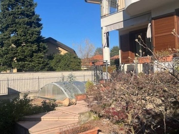 casa indipendente in vendita a Nerviano in zona Sant'Ilario