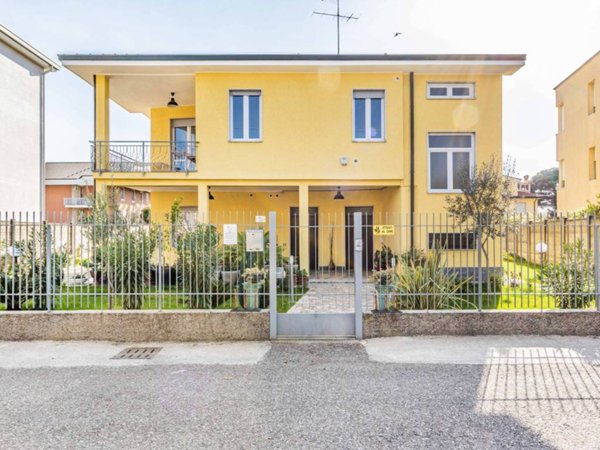 casa indipendente in vendita a Nerviano