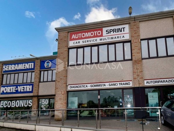 locale commerciale in vendita a Nerviano