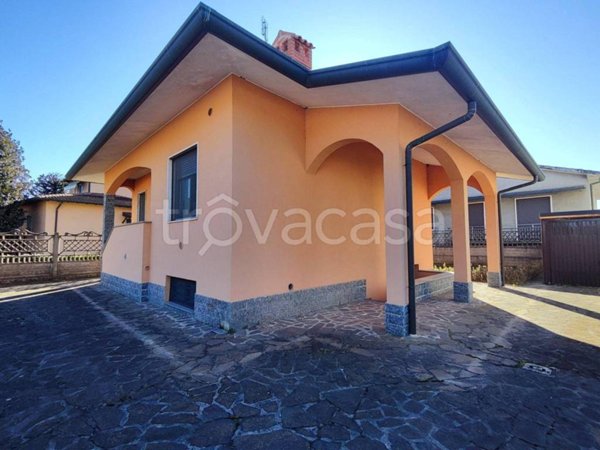 casa indipendente in vendita a Nerviano in zona Villanova