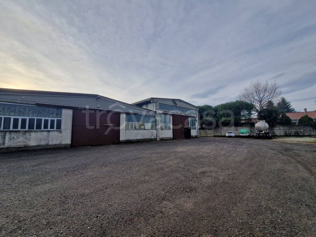 capannone in vendita a Nerviano