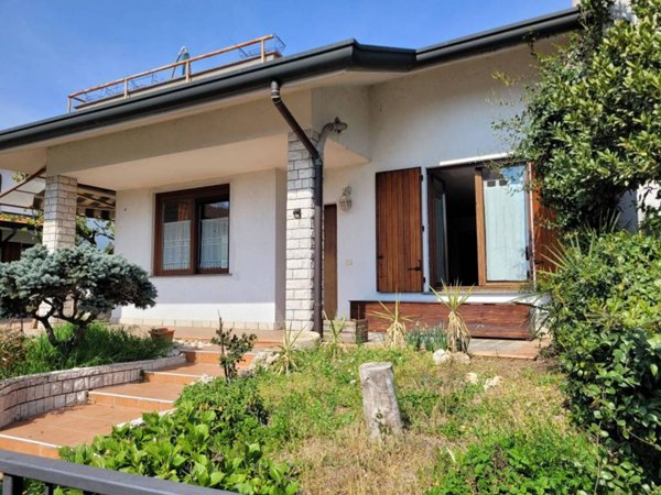 casa indipendente in vendita a Nerviano