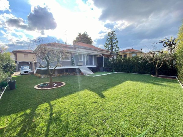 casa indipendente in vendita a Nerviano