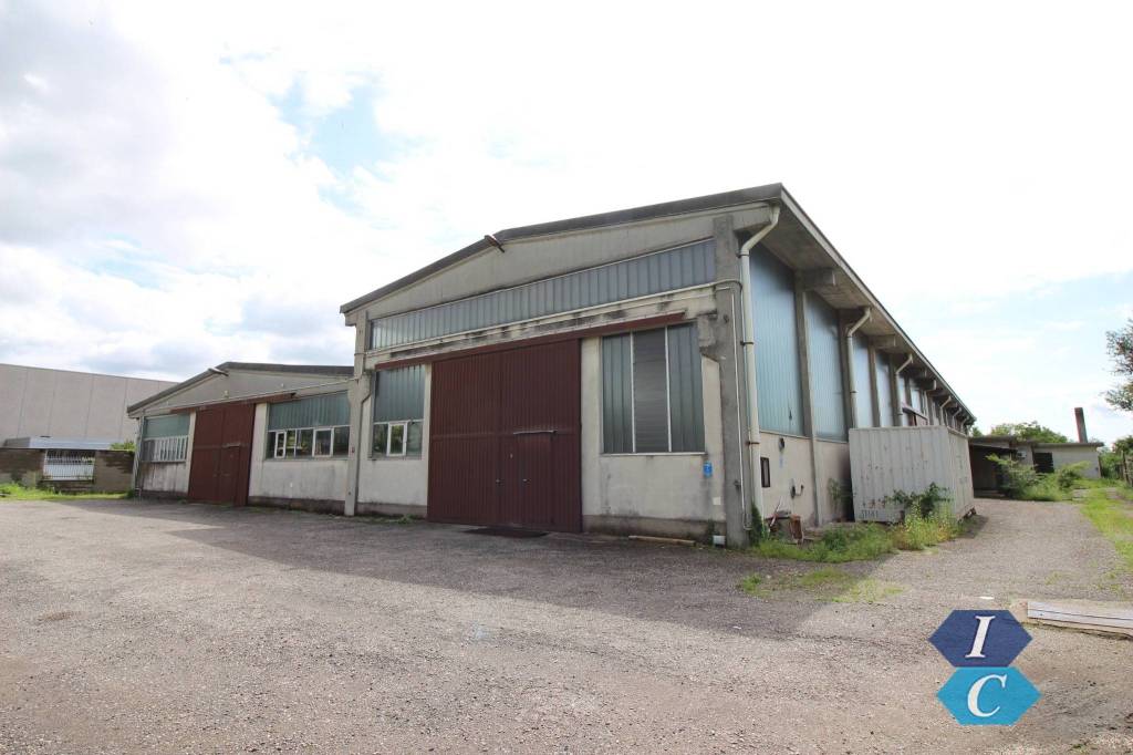 capannone in vendita a Nerviano