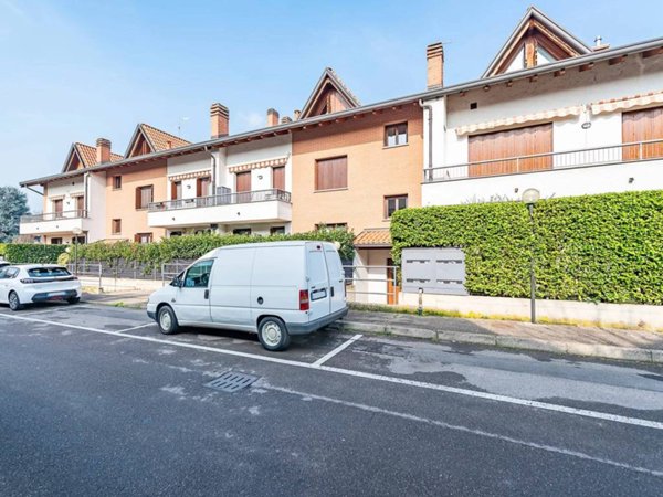 appartamento in vendita a Nerviano in zona Villanova
