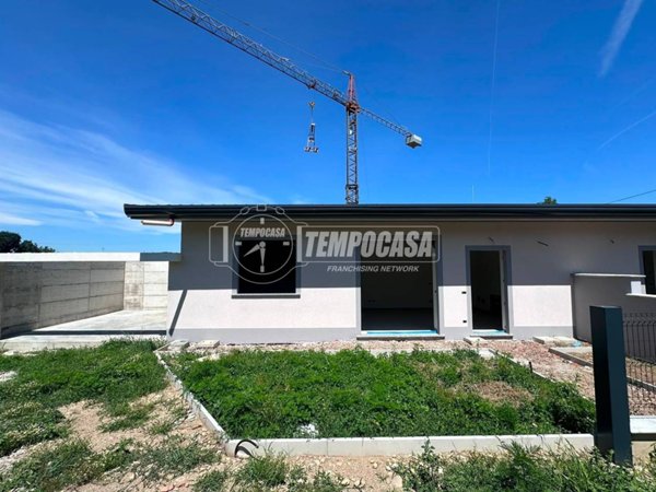 casa indipendente in vendita a Nerviano