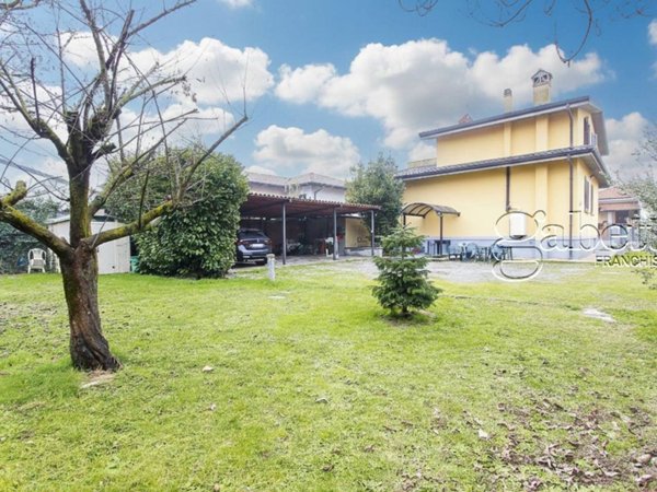 casa indipendente in vendita a Nerviano