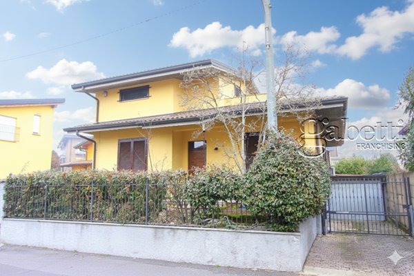 casa indipendente in vendita a Nerviano