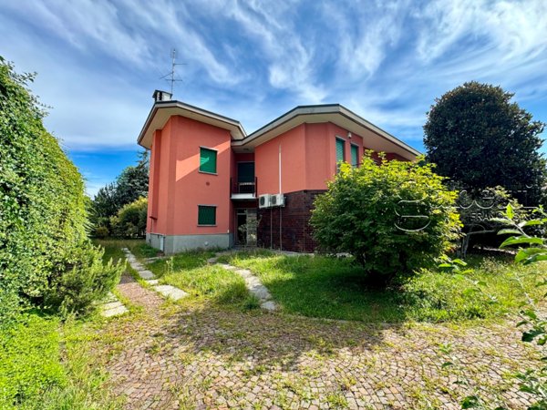 casa indipendente in vendita a Nerviano