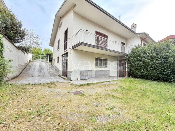 casa indipendente in vendita a Nerviano in zona Villanova