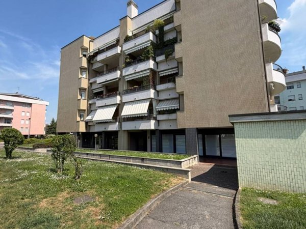 negozio in vendita a Nerviano