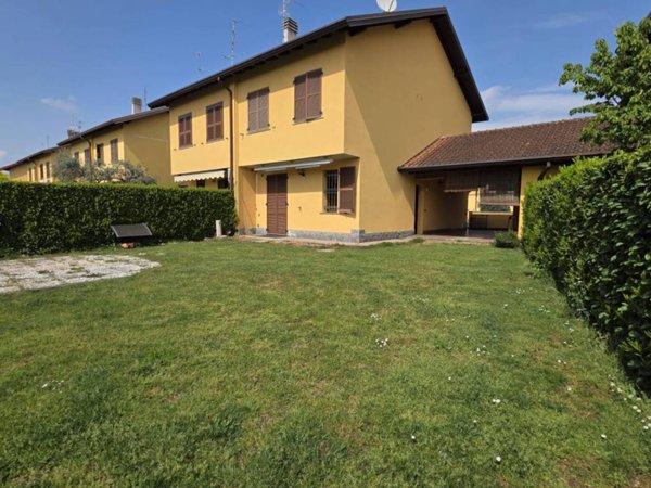 casa indipendente in vendita a Nerviano