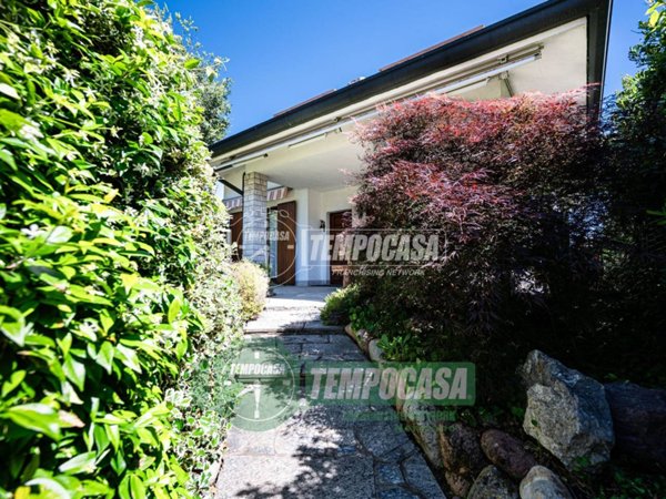 casa indipendente in vendita a Nerviano in zona Sant'Ilario