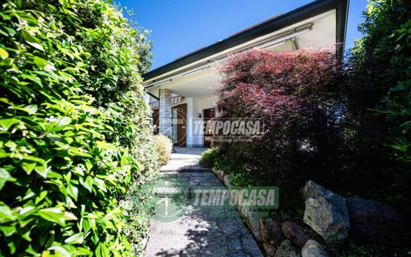 casa indipendente in vendita a Nerviano in zona Sant'Ilario
