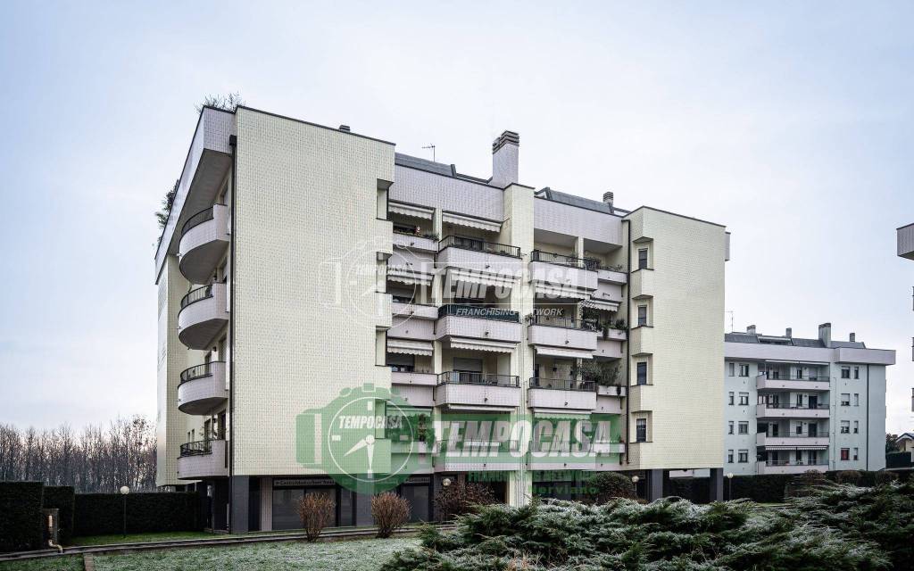 appartamento in vendita a Nerviano in zona Cantone