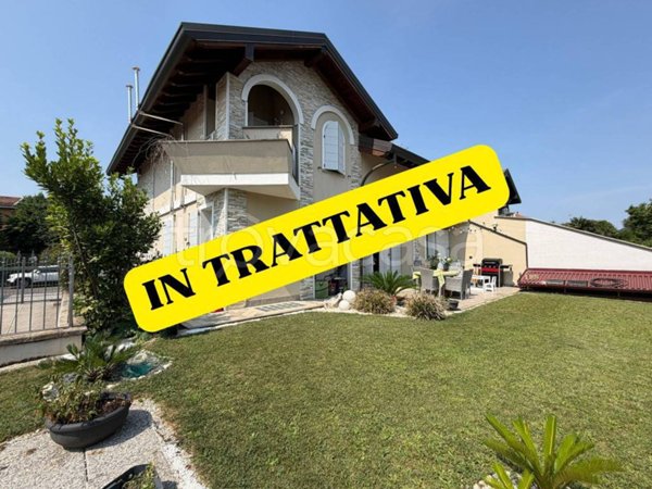 casa indipendente in vendita a Nerviano in zona Villanova