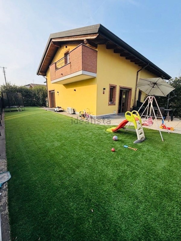 casa indipendente in vendita a Nerviano