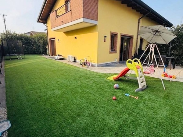 casa indipendente in vendita a Nerviano