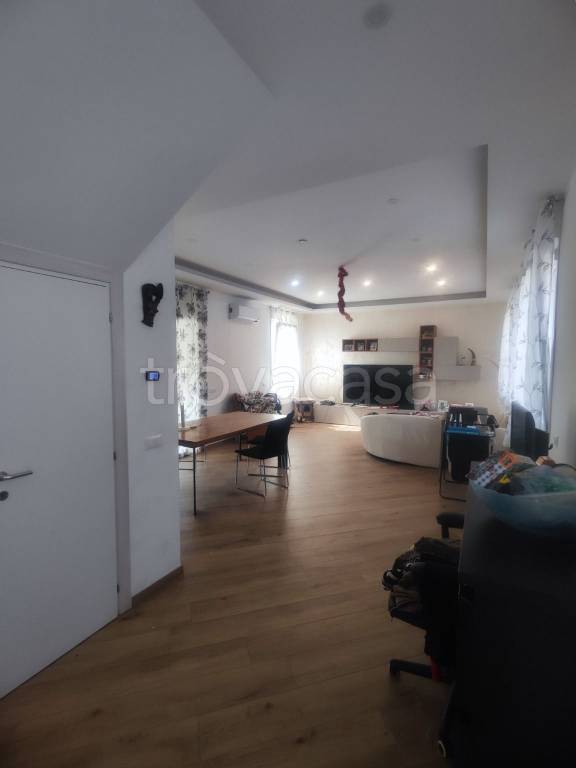 casa indipendente in vendita a Nerviano in zona Garbatola