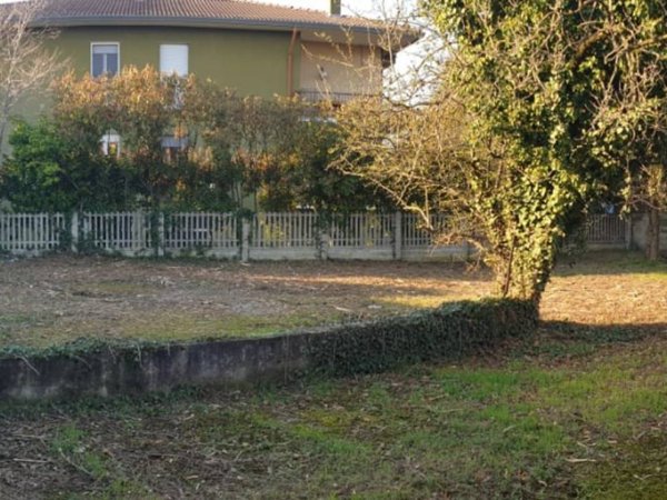 terreno edificabile in vendita a Nerviano in zona Villanova