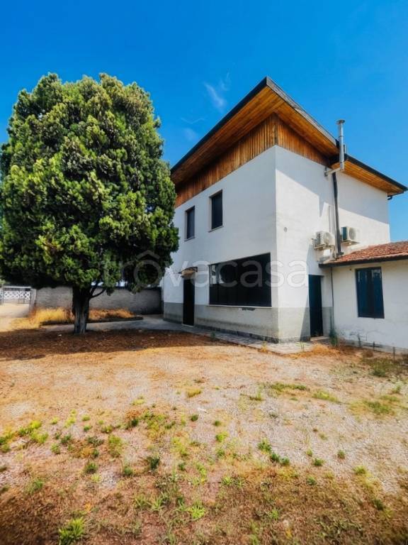 casa indipendente in vendita a Nerviano in zona Garbatola