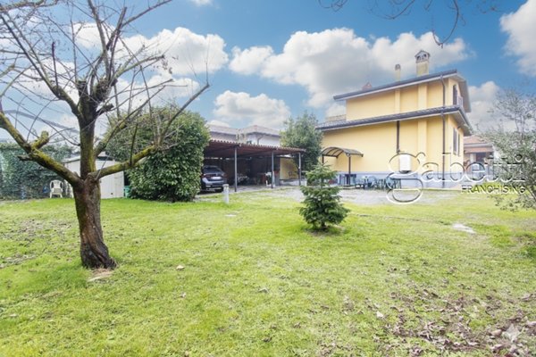 casa indipendente in vendita a Nerviano in zona Villanova