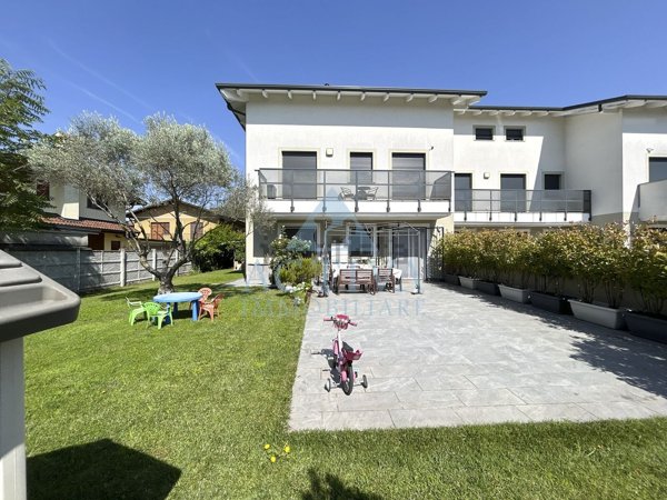 appartamento in vendita a Nerviano in zona Villanova