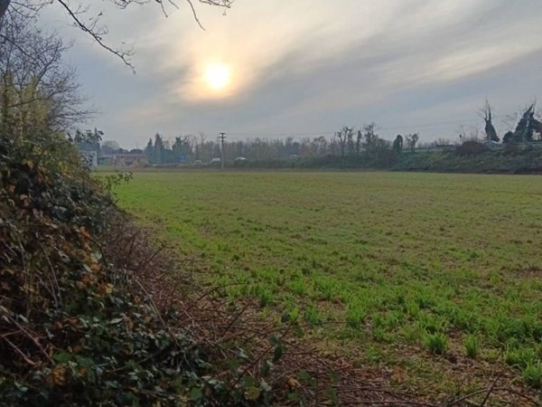 terreno in vendita a Nerviano in zona Garbatola