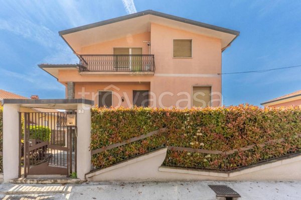 casa indipendente in vendita a Nerviano in zona Sant'Ilario