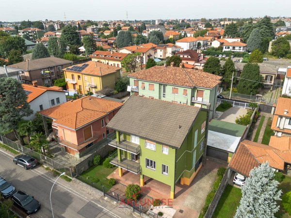 casa indipendente in vendita a Nerviano in zona Villanova