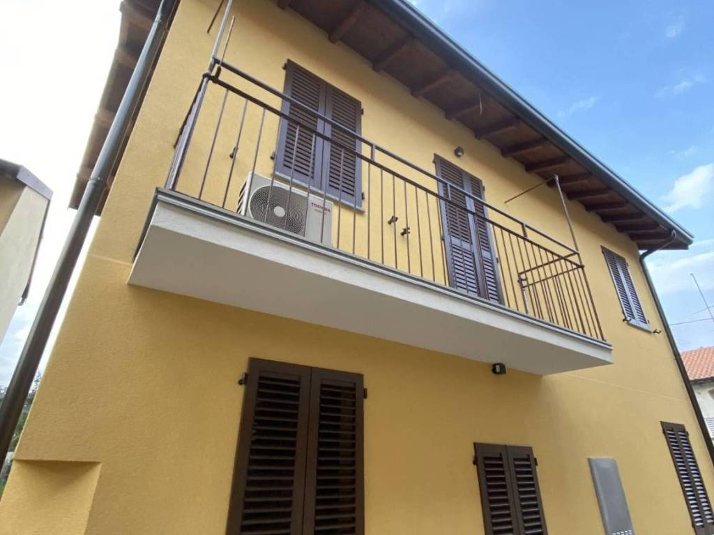 casa indipendente in vendita a Nerviano in zona Sant'Ilario