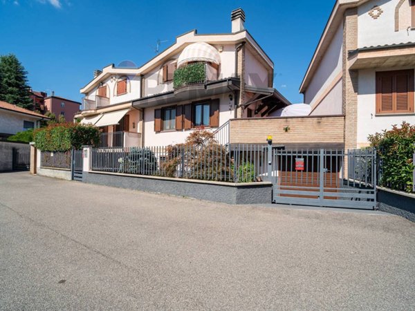 casa indipendente in vendita a Nerviano
