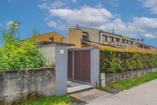 casa indipendente in vendita a Nosate
